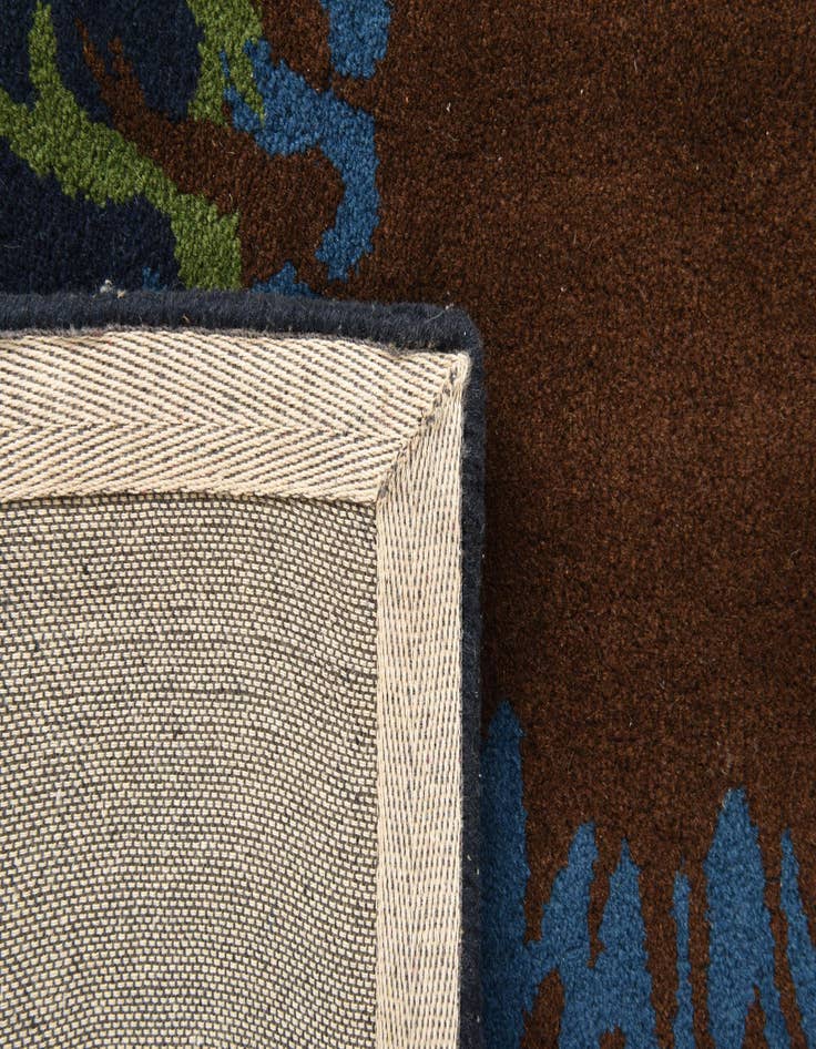 Detail image of 7' 6 x 7' 7 Luna Square Rug