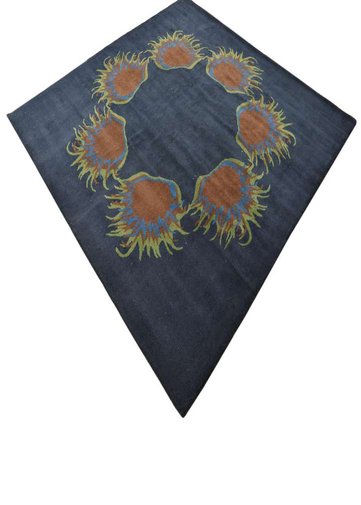 7' 6 x 7' 7 Luna Square Rug