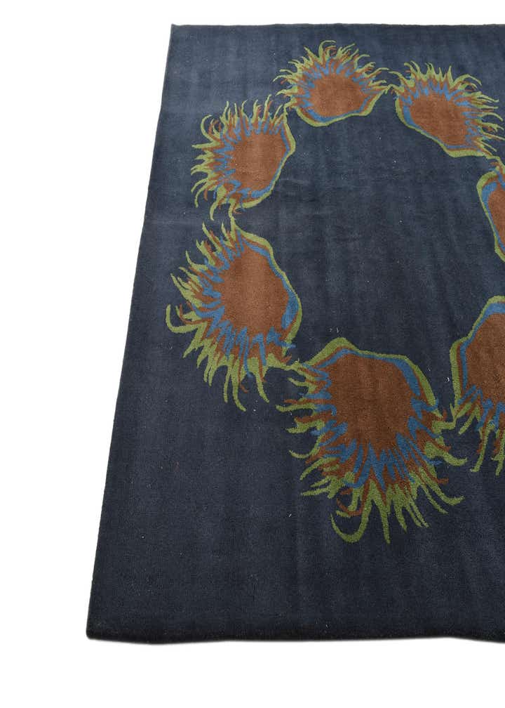 7' 6 x 7' 7 Luna Square Rug