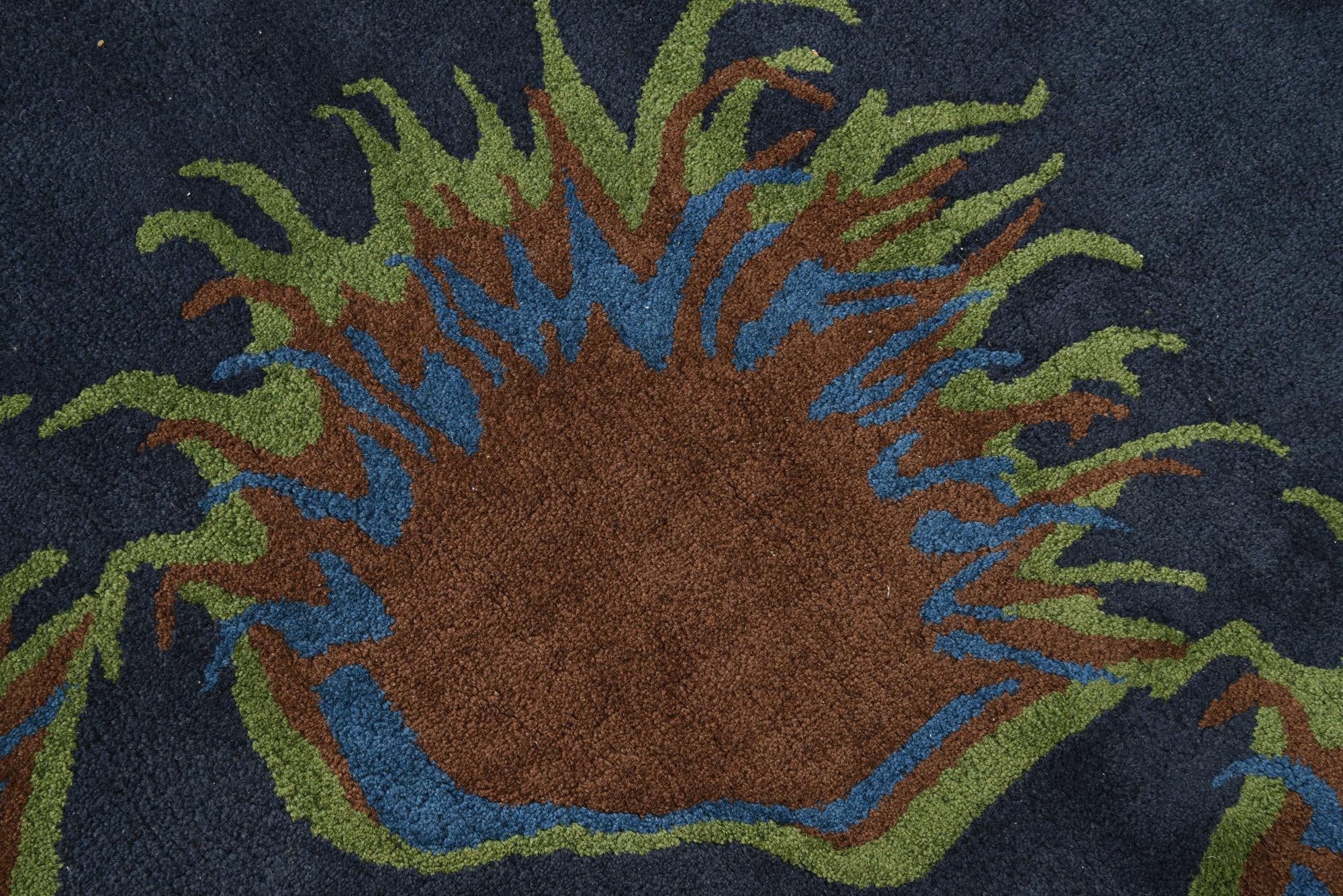 7' 6 x 7' 7 Luna Square Rug