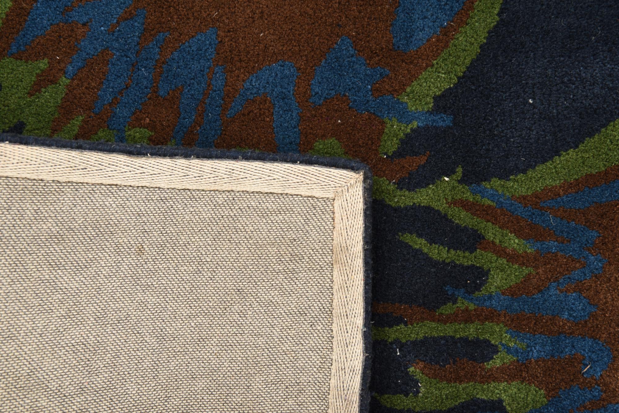 7' 6 x 7' 7 Luna Square Rug