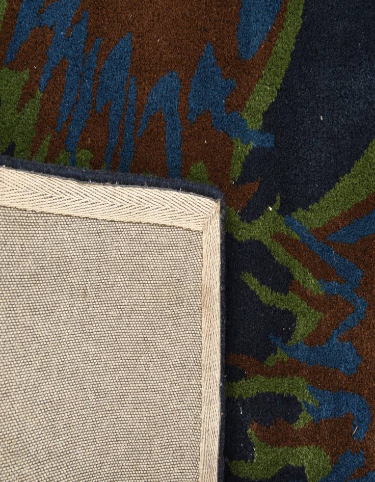 Detail image of 7' 6 x 7' 7 Luna Square Rug