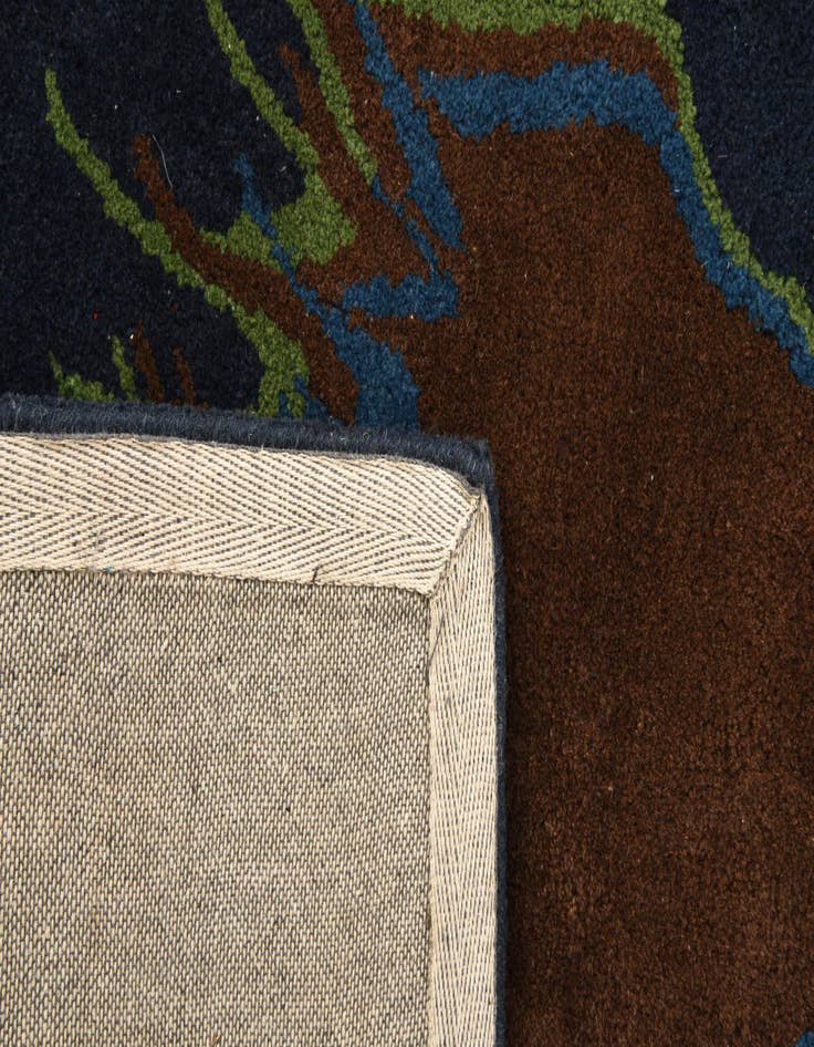 Detail image of 7' 6 x 7' 7 Luna Square Rug