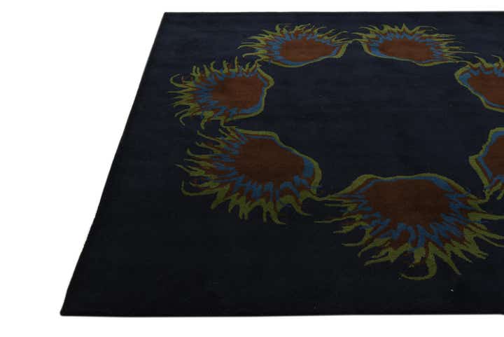 7' 7 x 7' 7 Luna Square Rug