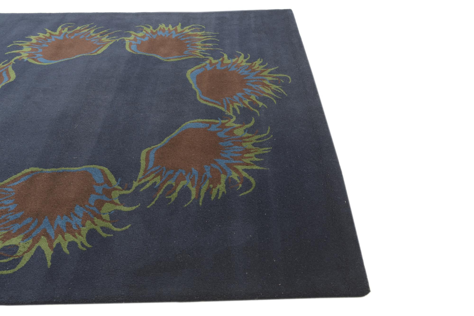 7' 6 x 7' 7 Luna Square Rug