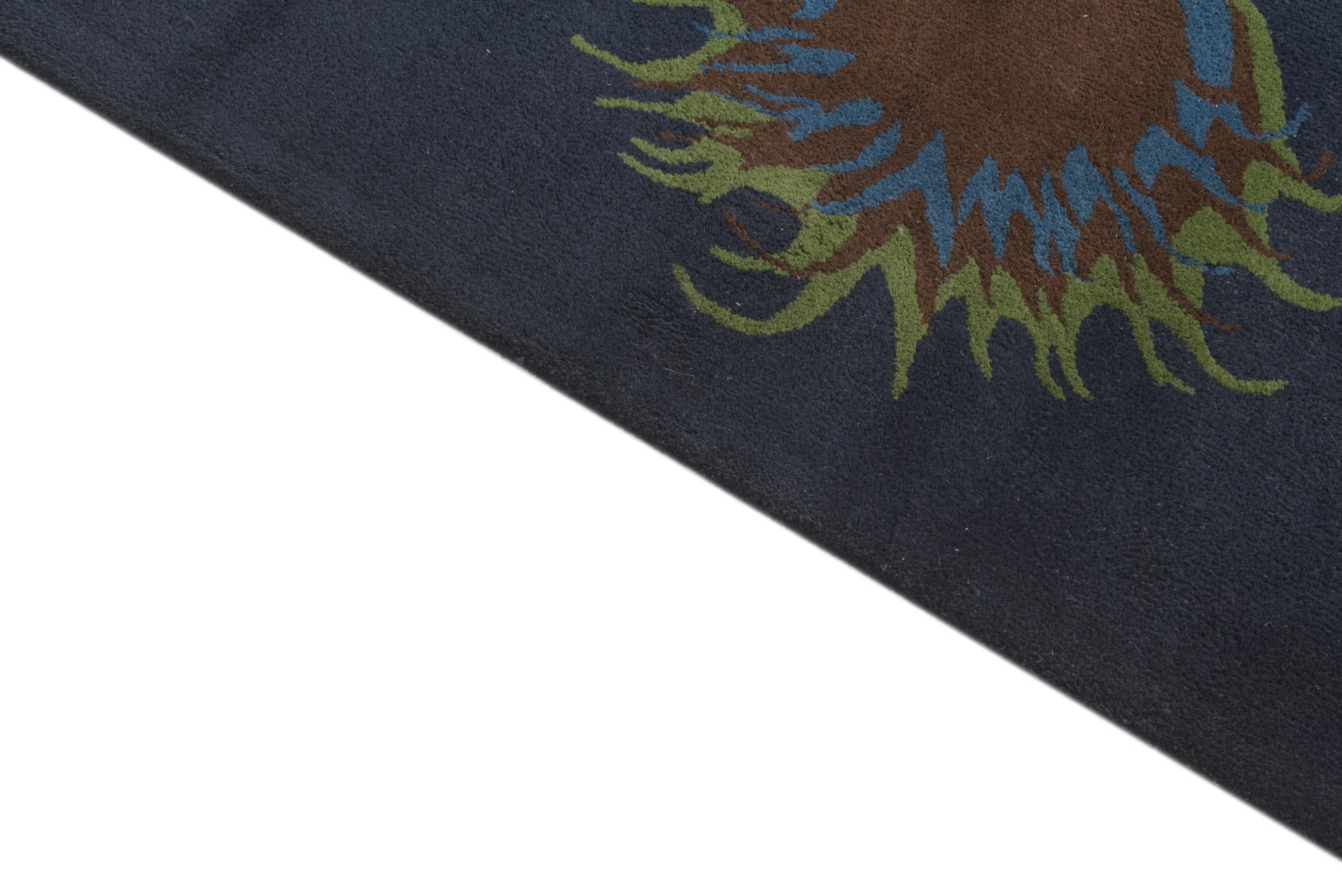 7' 6 x 7' 7 Luna Square Rug