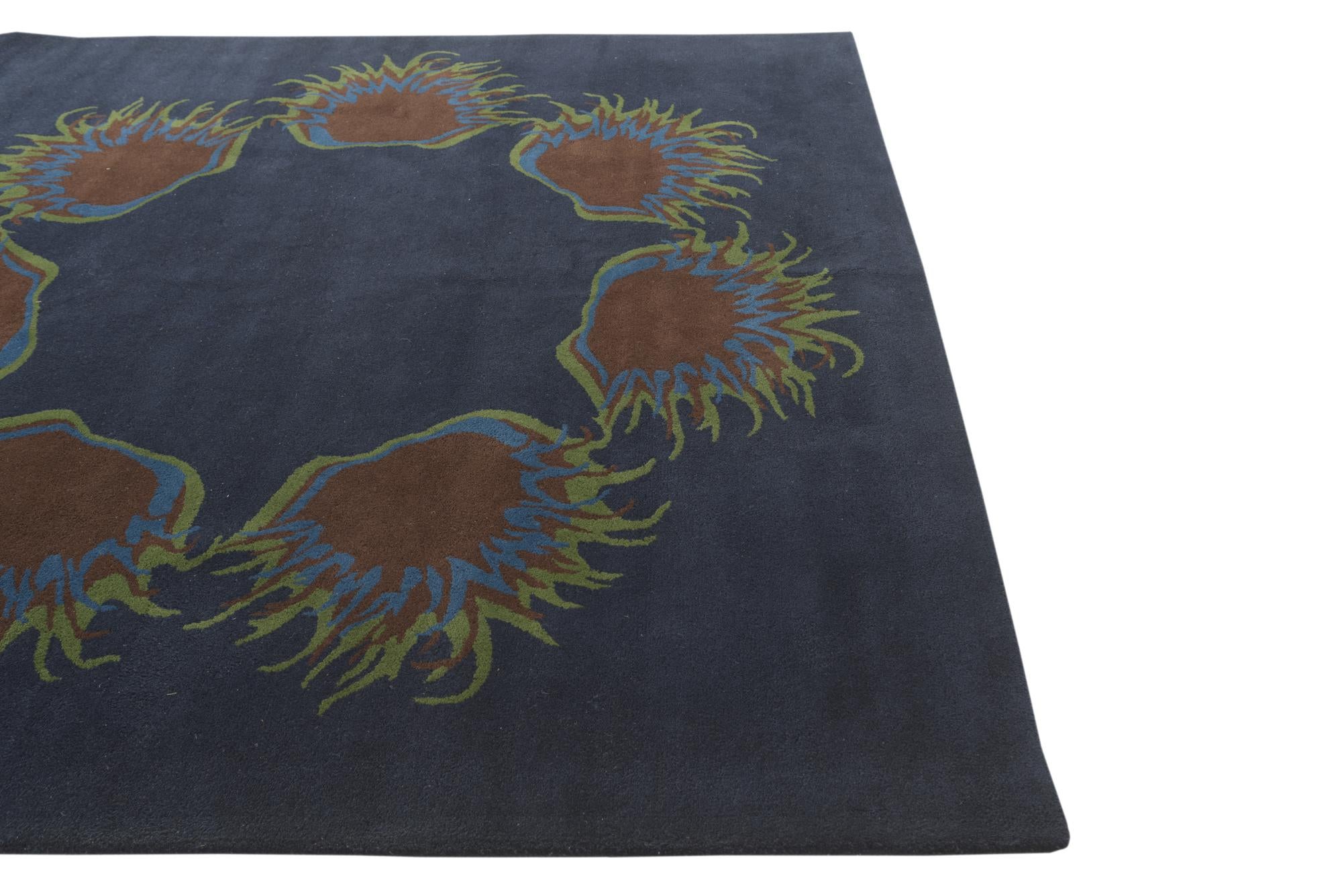 7' 5 x 7' 7 Luna Square Rug