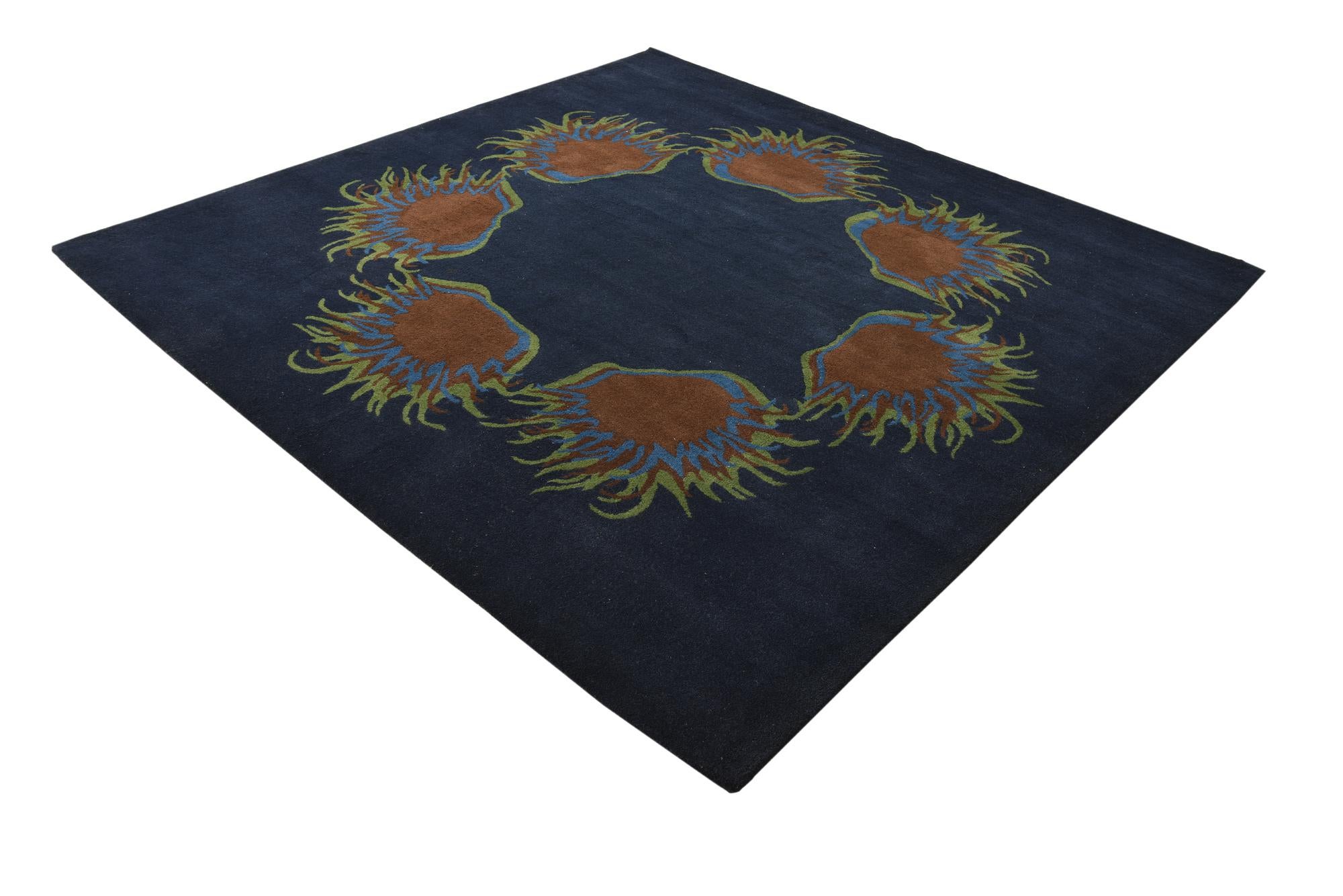 7' 6 x 7' 7 Luna Square Rug