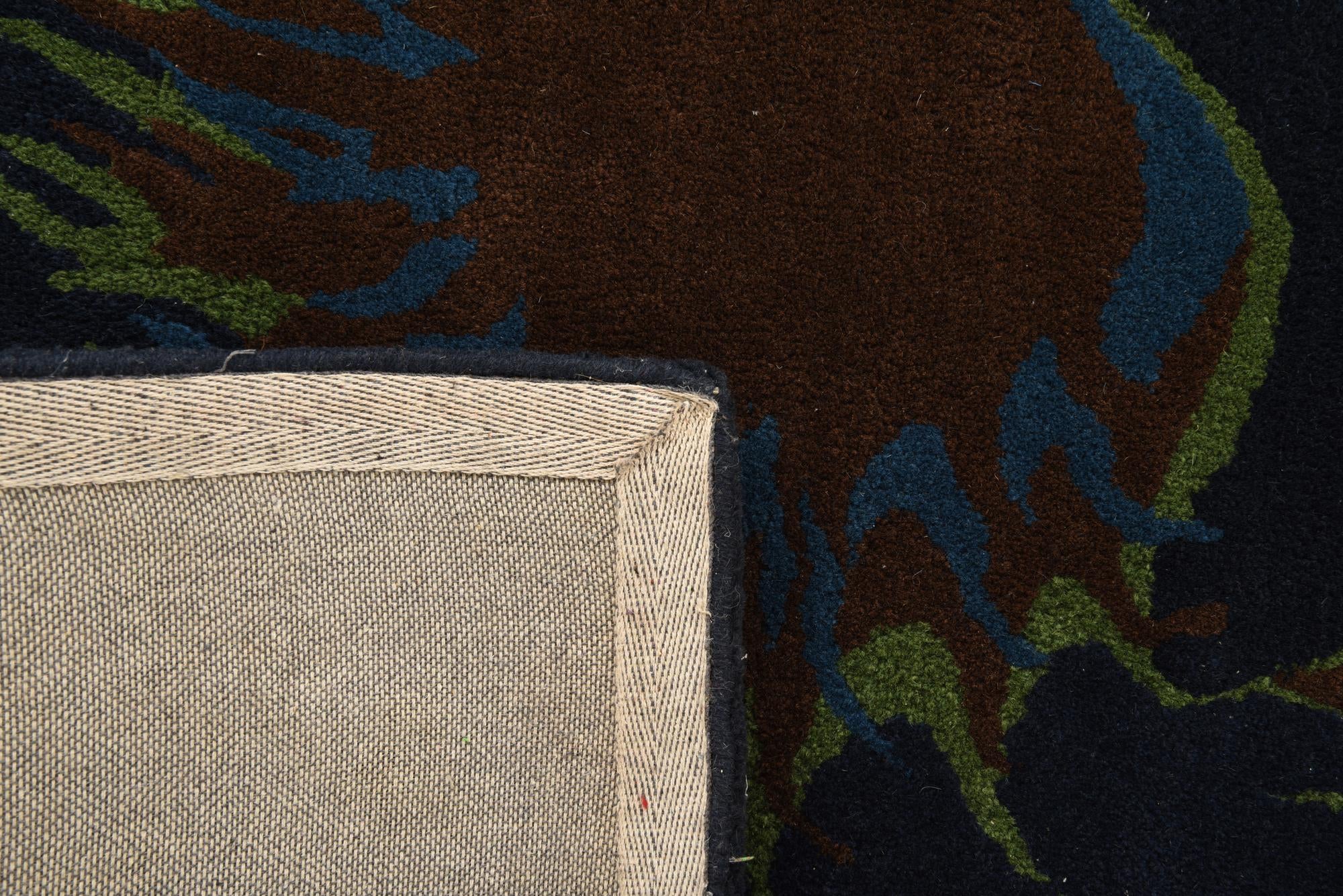 7' 5 x 7' 7 Luna Square Rug