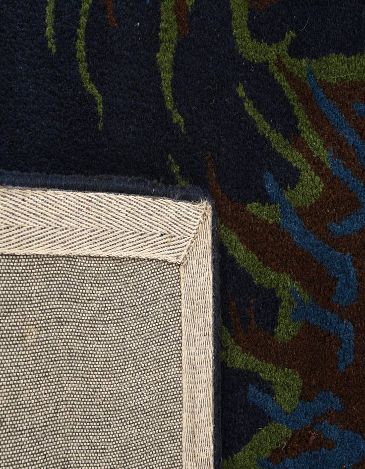 Detail image of 7' 6 x 7' 6 Luna Square Rug