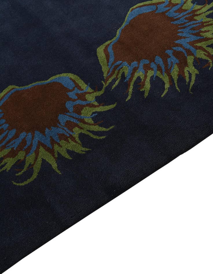 Detail image of 7' 6 x 7' 6 Luna Square Rug