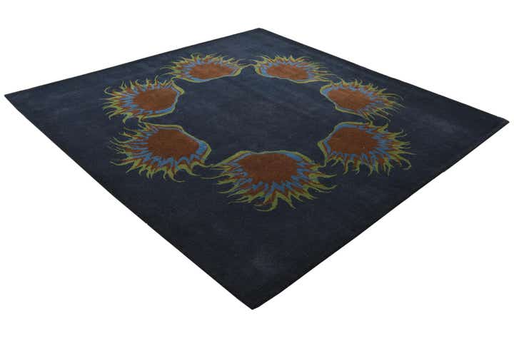 7' 6 x 7' 8 Luna Square Rug