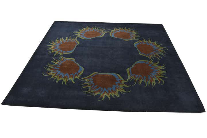 7' 6 x 7' 8 Luna Square Rug