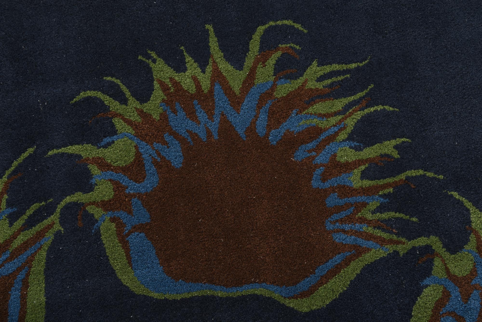 7' 6 x 7' 8 Luna Square Rug