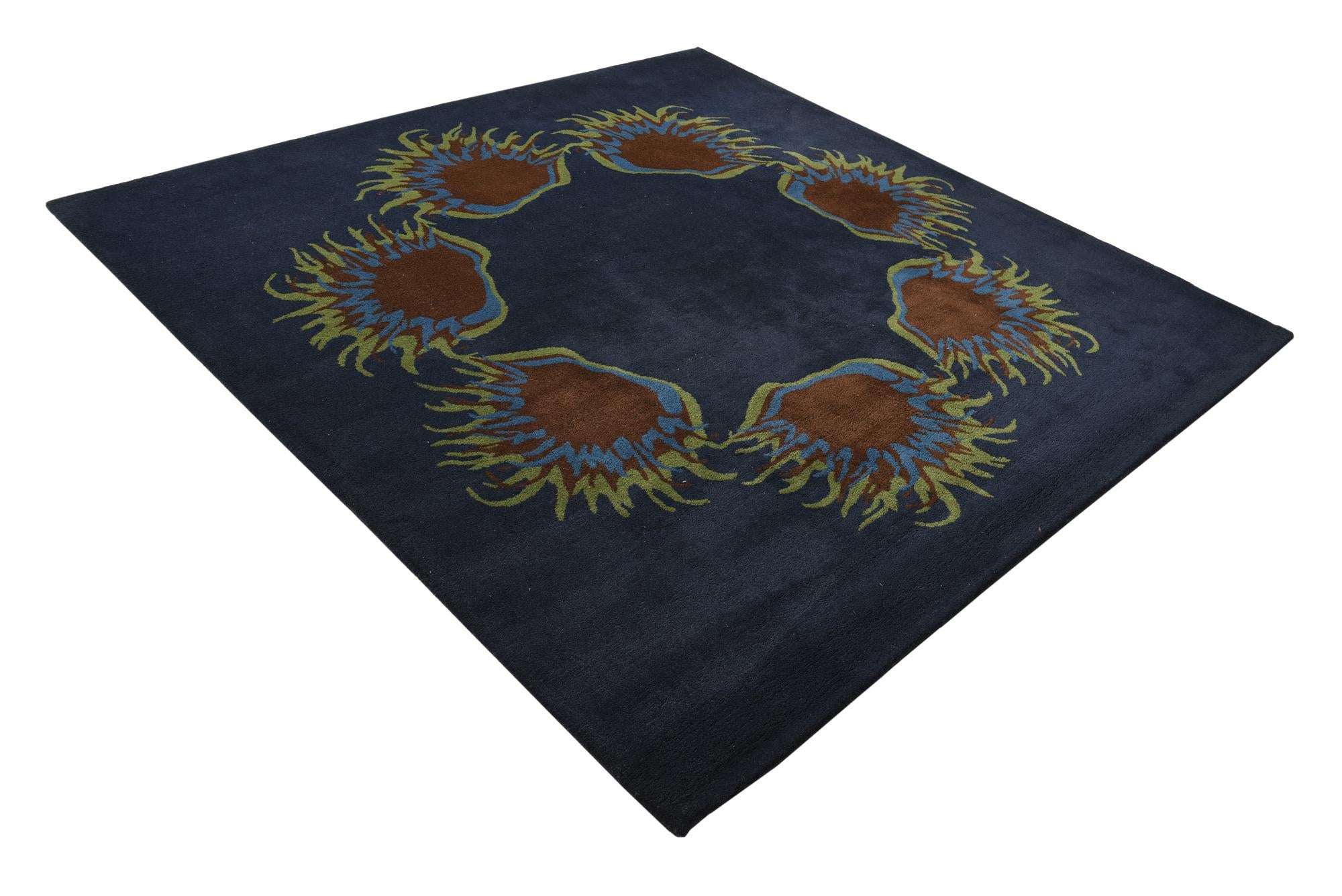7' 6 x 7' 7 Luna Square Rug