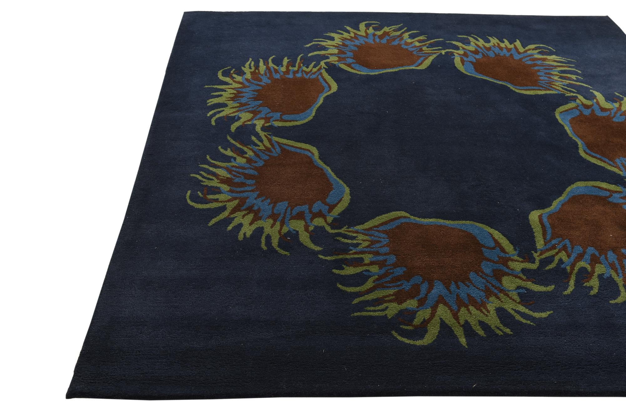 7' 6 x 7' 7 Luna Square Rug
