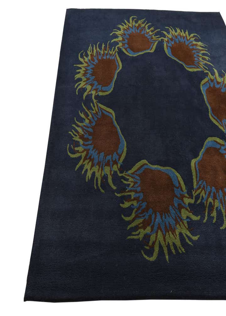 7' 6 x 7' 7 Luna Square Rug