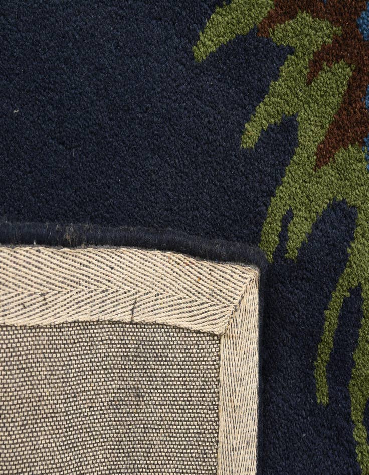 Detail image of 7' 6 x 7' 7 Luna Square Rug