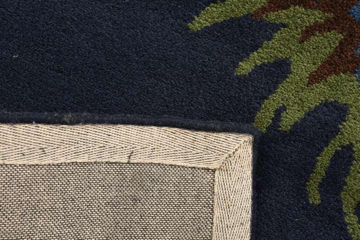 7' 6 x 7' 7 Luna Square Rug