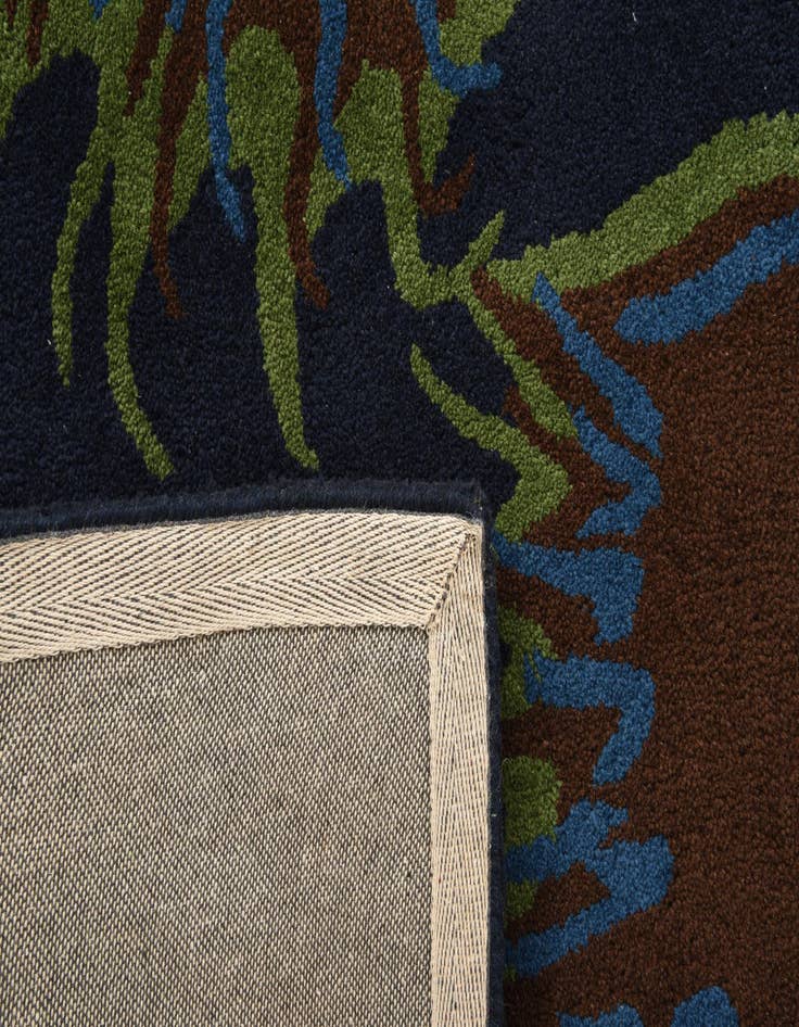 Detail image of 7' 6 x 7' 6 Luna Square Rug