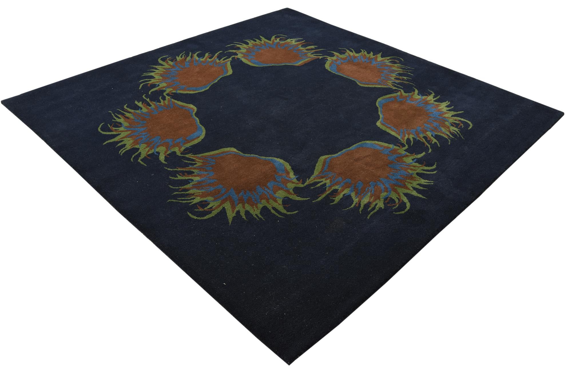 7' 6 x 7' 7 Luna Square Rug