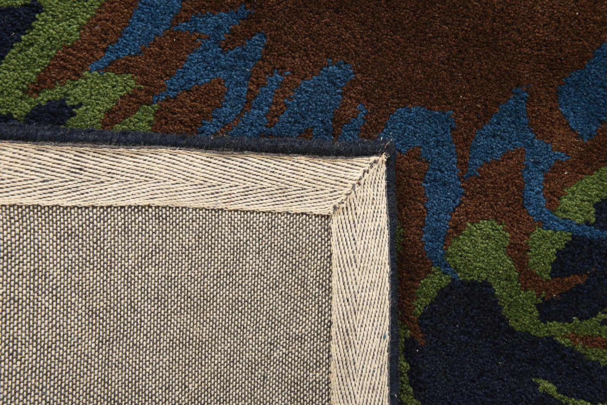 7' 6 x 7' 7 Luna Square Rug