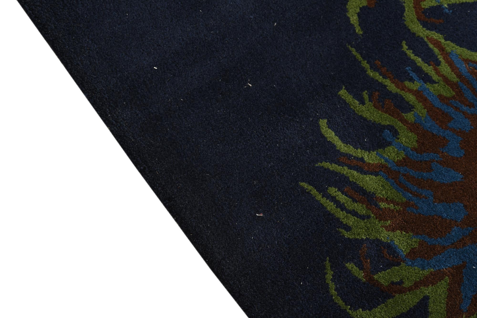 7' 5 x 7' 6 Luna Square Rug