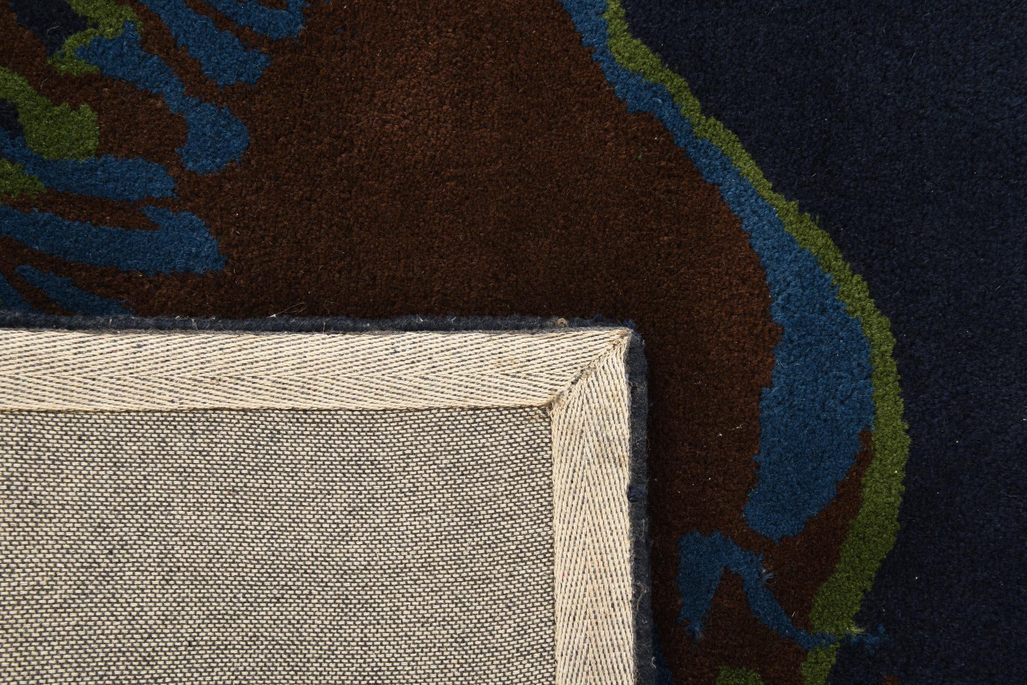 7' 5 x 7' 6 Luna Square Rug