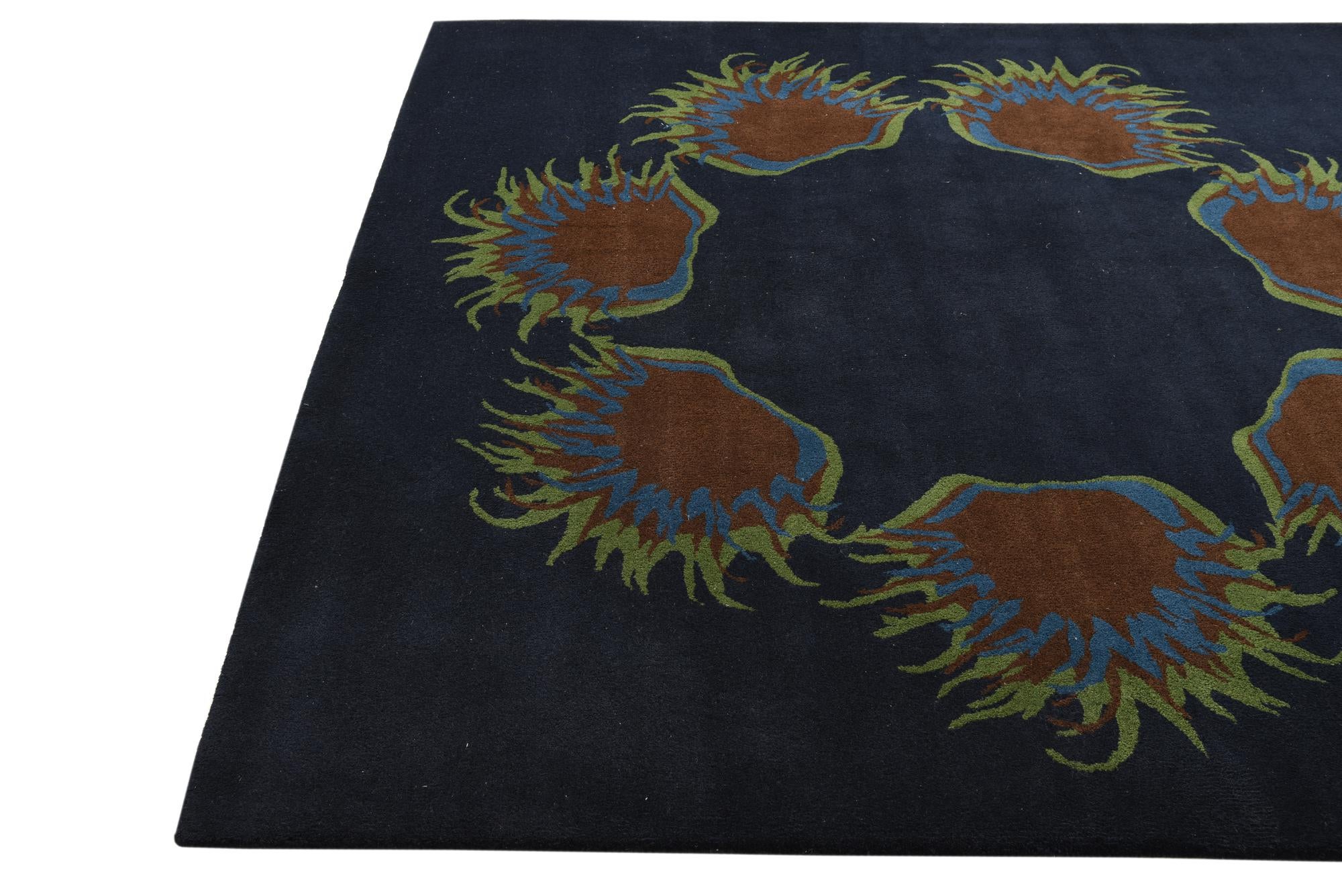 7' 5 x 7' 7 Luna Square Rug