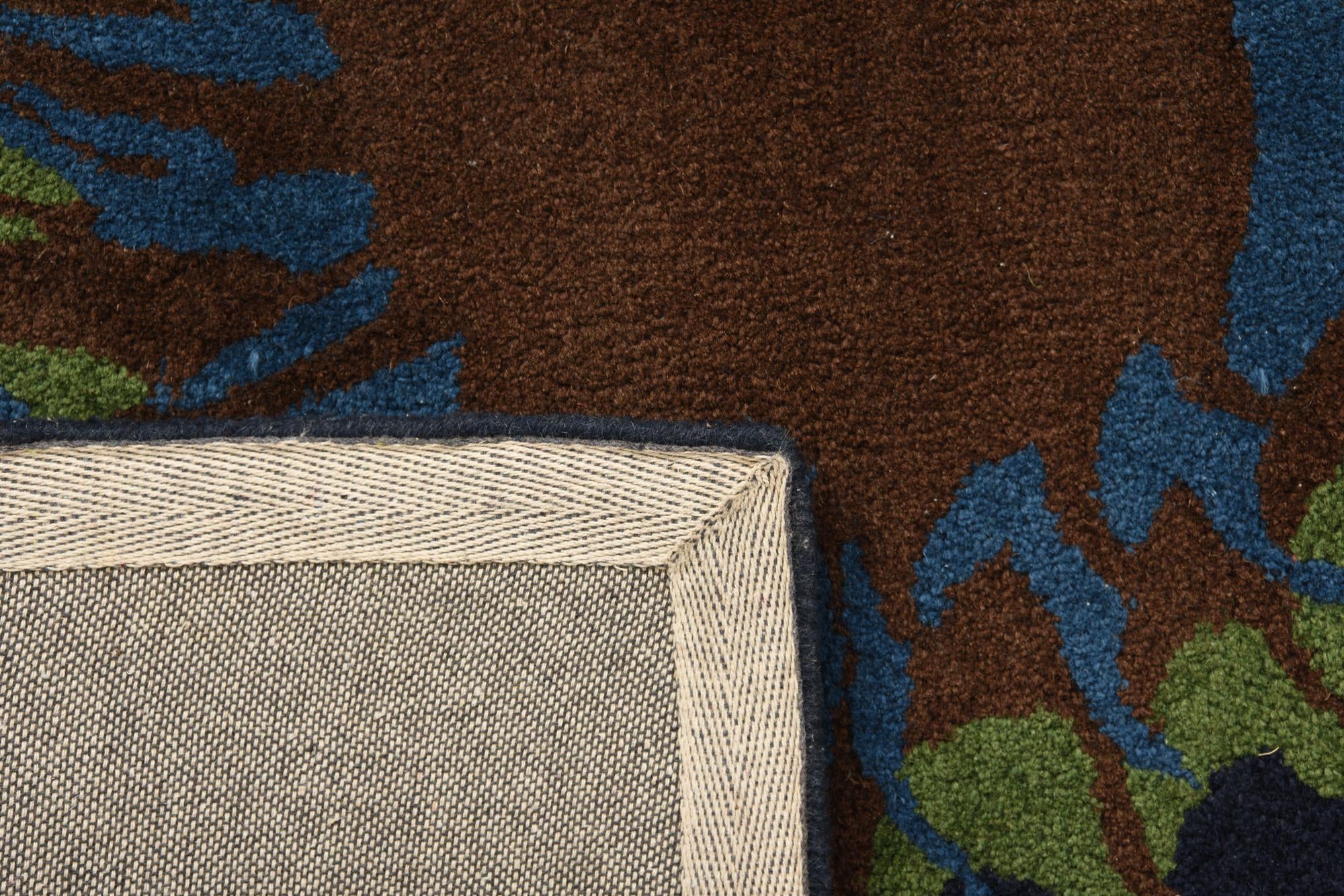 7' 5 x 7' 7 Luna Square Rug