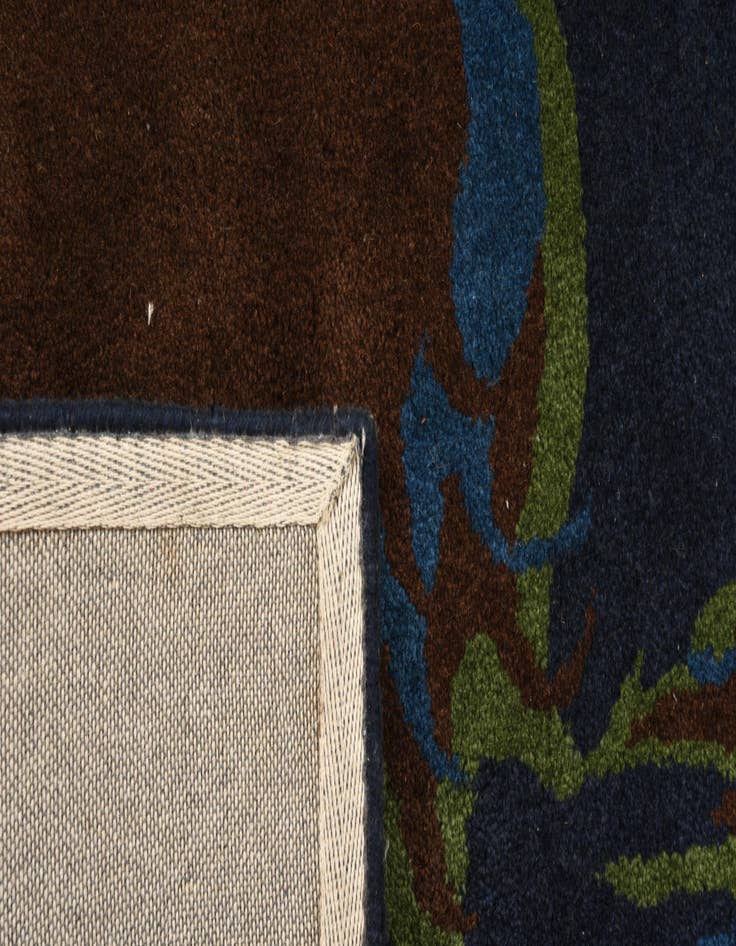 Detail image of 7' 6 x 7' 6 Luna Square Rug