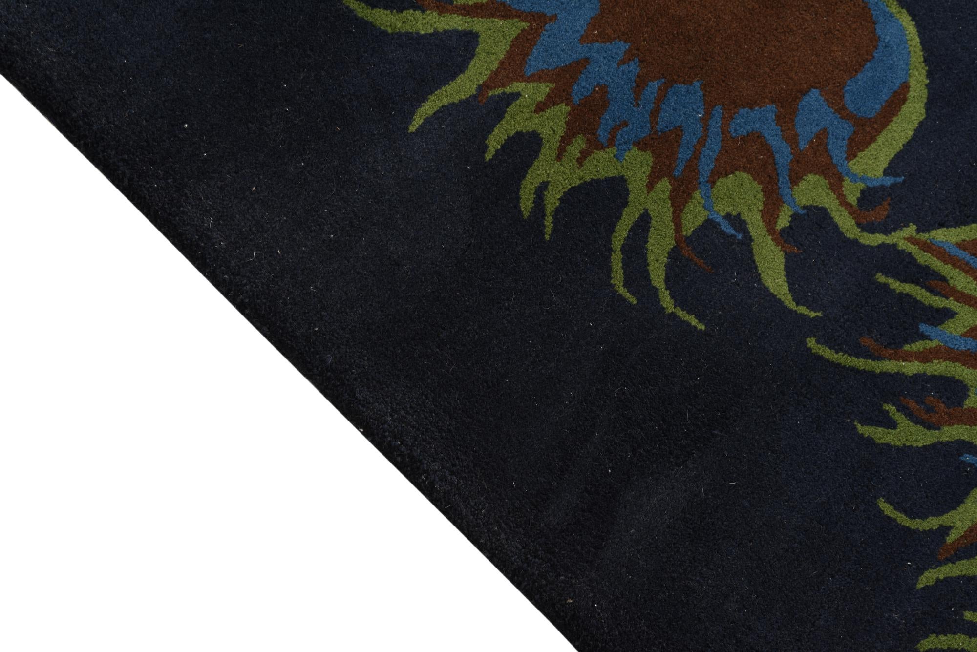 7' 6 x 7' 8 Luna Square Rug