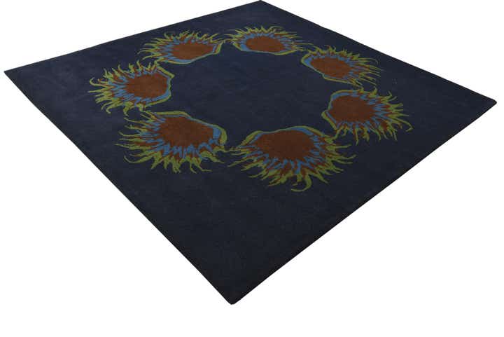 7' 6 x 7' 7 Luna Square Rug