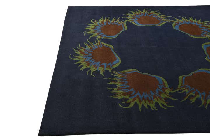 7' 6 x 7' 7 Luna Square Rug