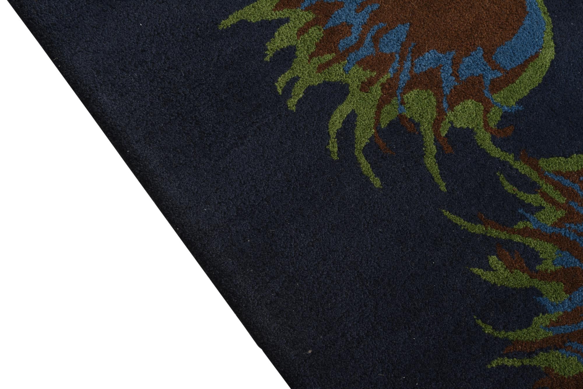 7' 6 x 7' 7 Luna Square Rug