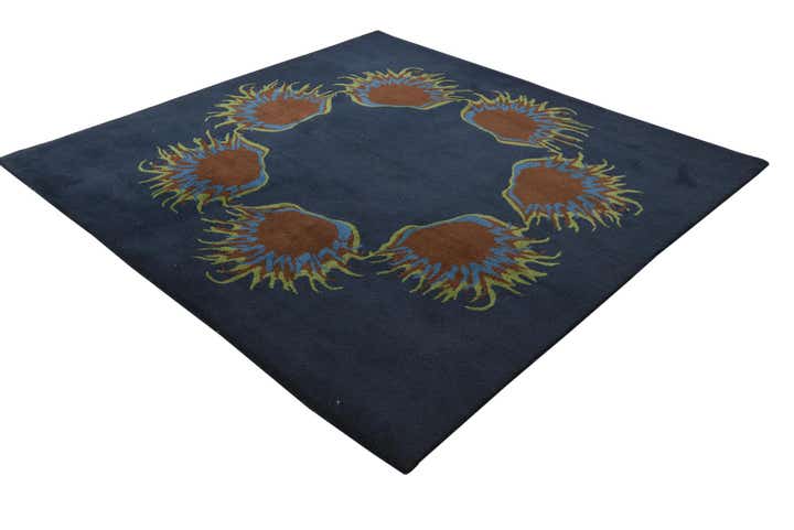 7' 5 x 7' 6 Luna Square Rug