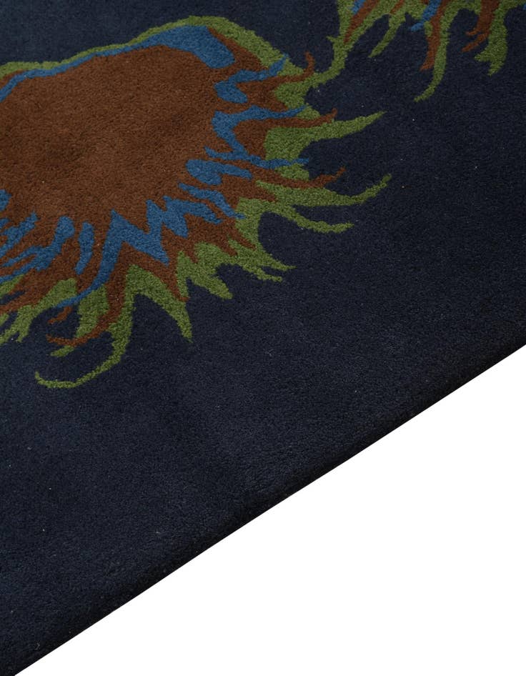 Detail image of 7' 6 x 7' 6 Luna Square Rug