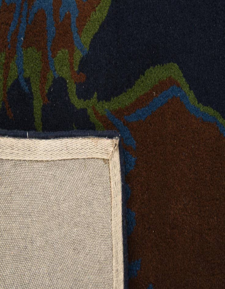 Detail image of 7' 6 x 7' 6 Luna Square Rug