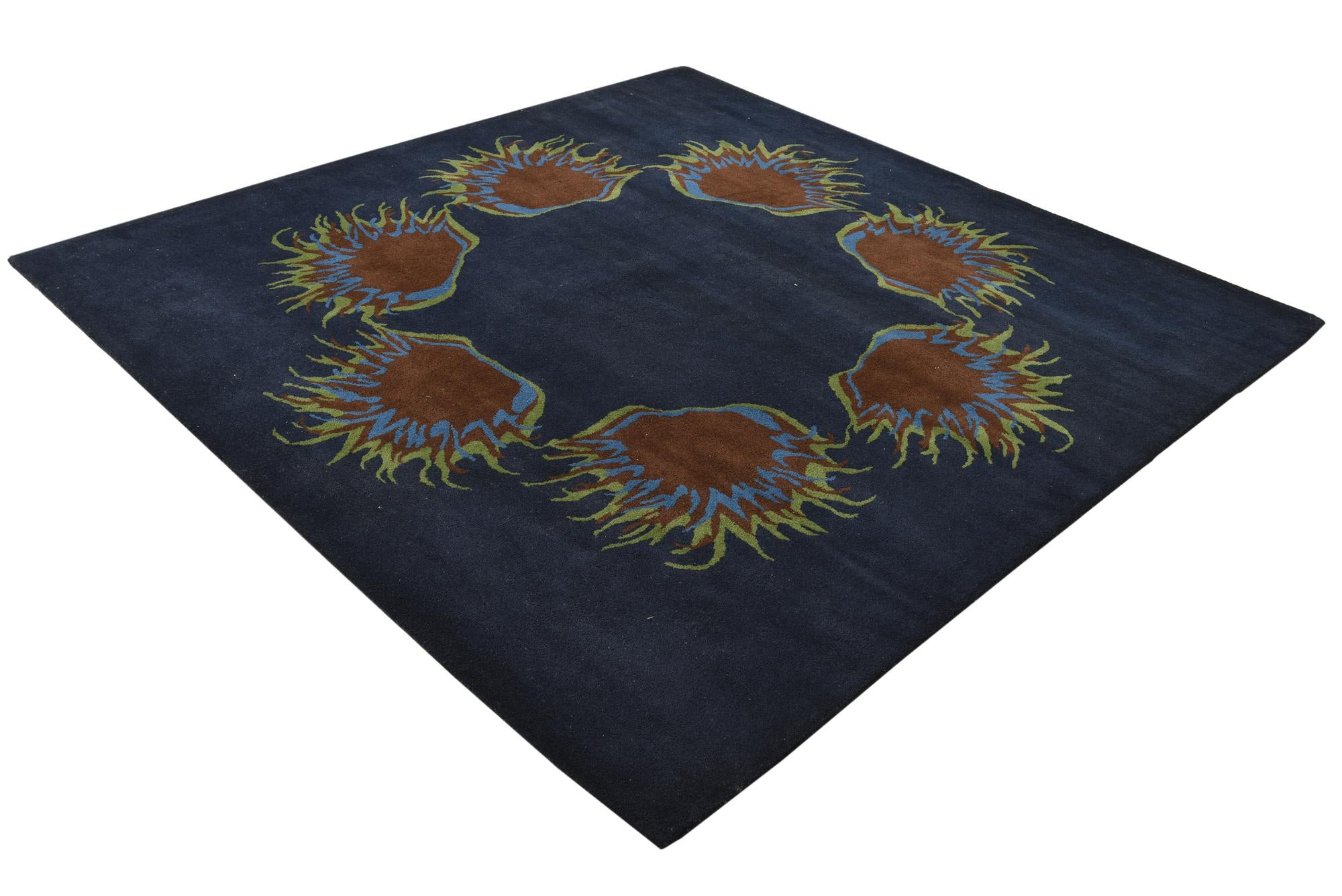 7' 6 x 7' 7 Luna Square Rug