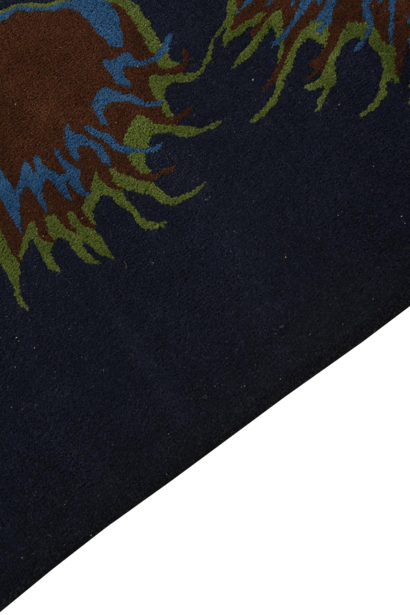 7' 6 x 7' 7 Luna Square Rug