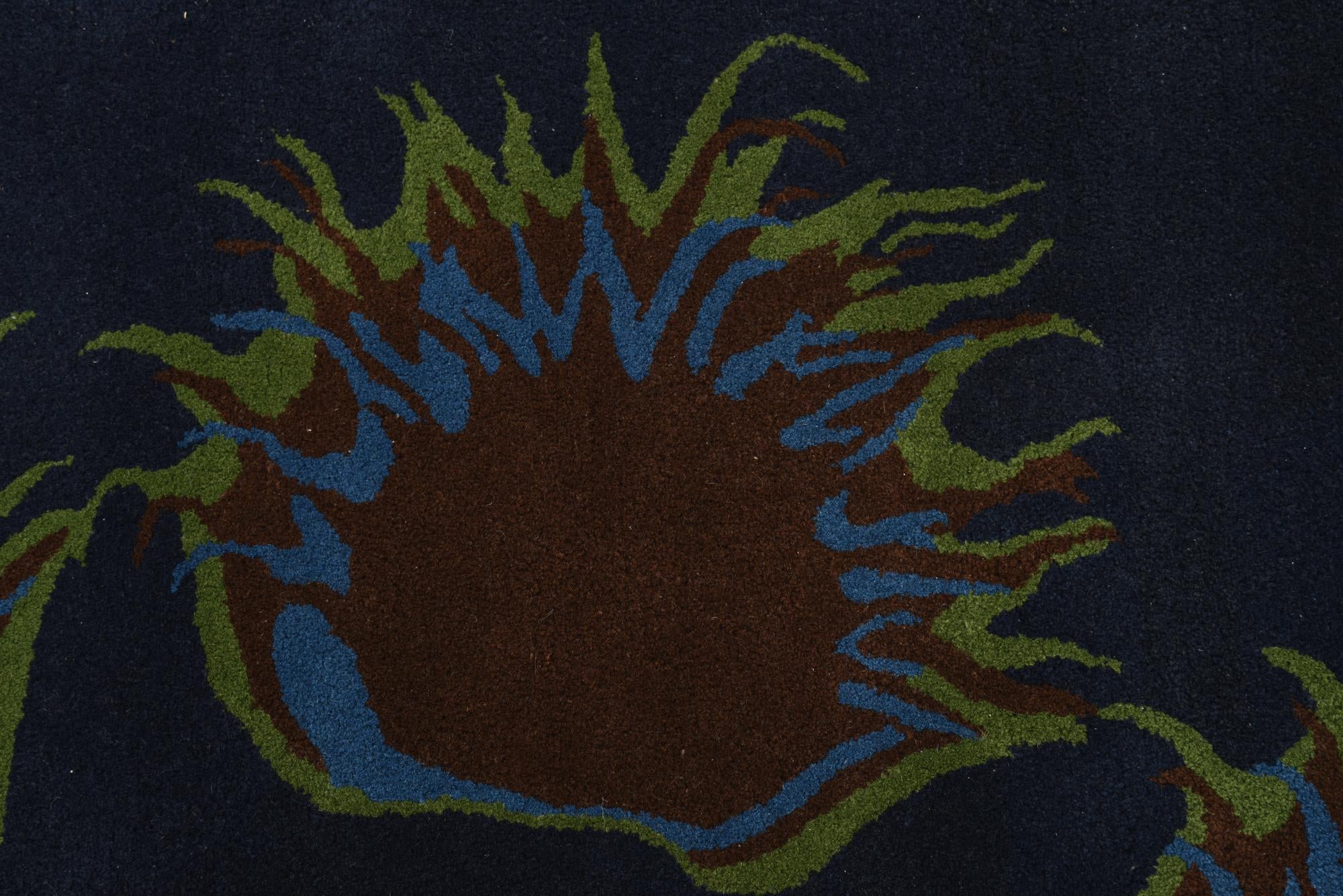 7' 6 x 7' 7 Luna Square Rug