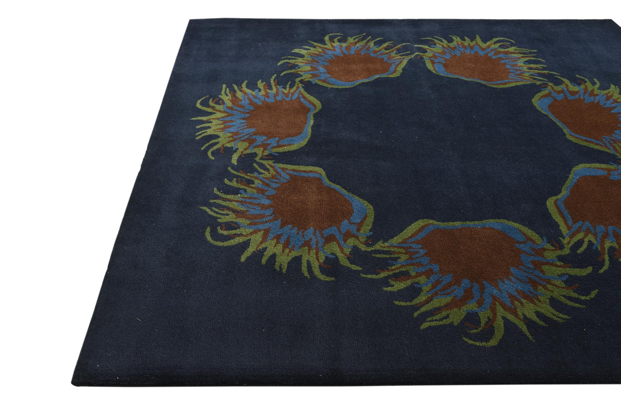 7' 6 x 7' 7 Luna Square Rug