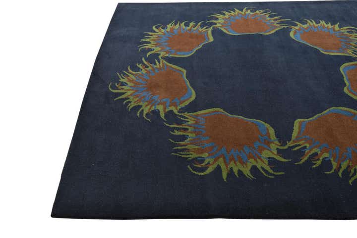 7' 6 x 7' 7 Luna Square Rug