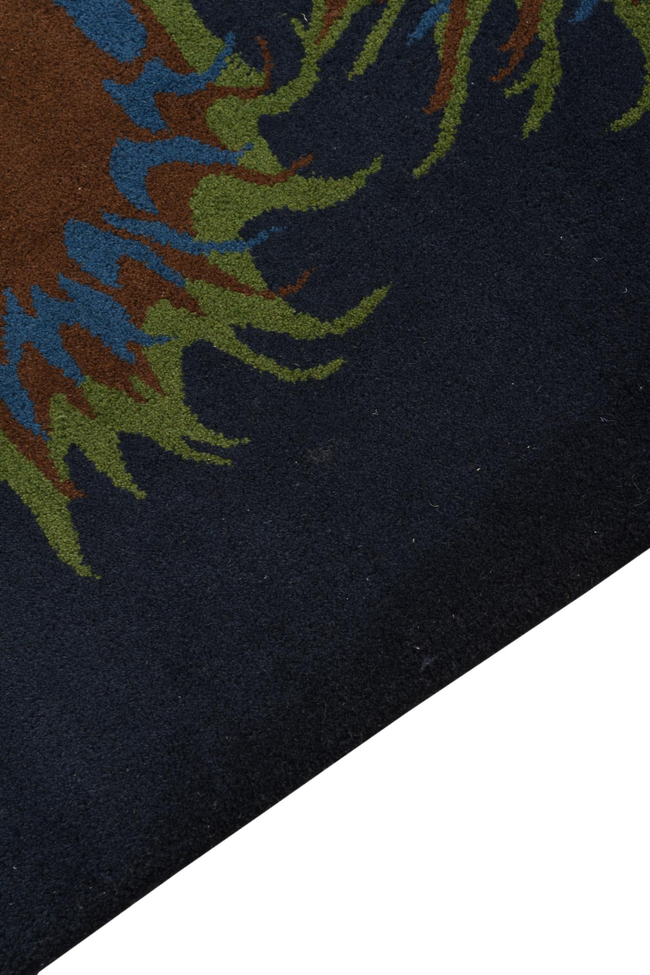 7' 6 x 7' 7 Luna Square Rug