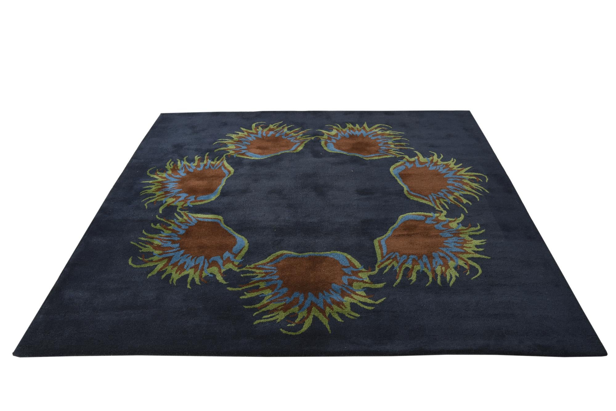 7' 6 x 7' 7 Luna Square Rug