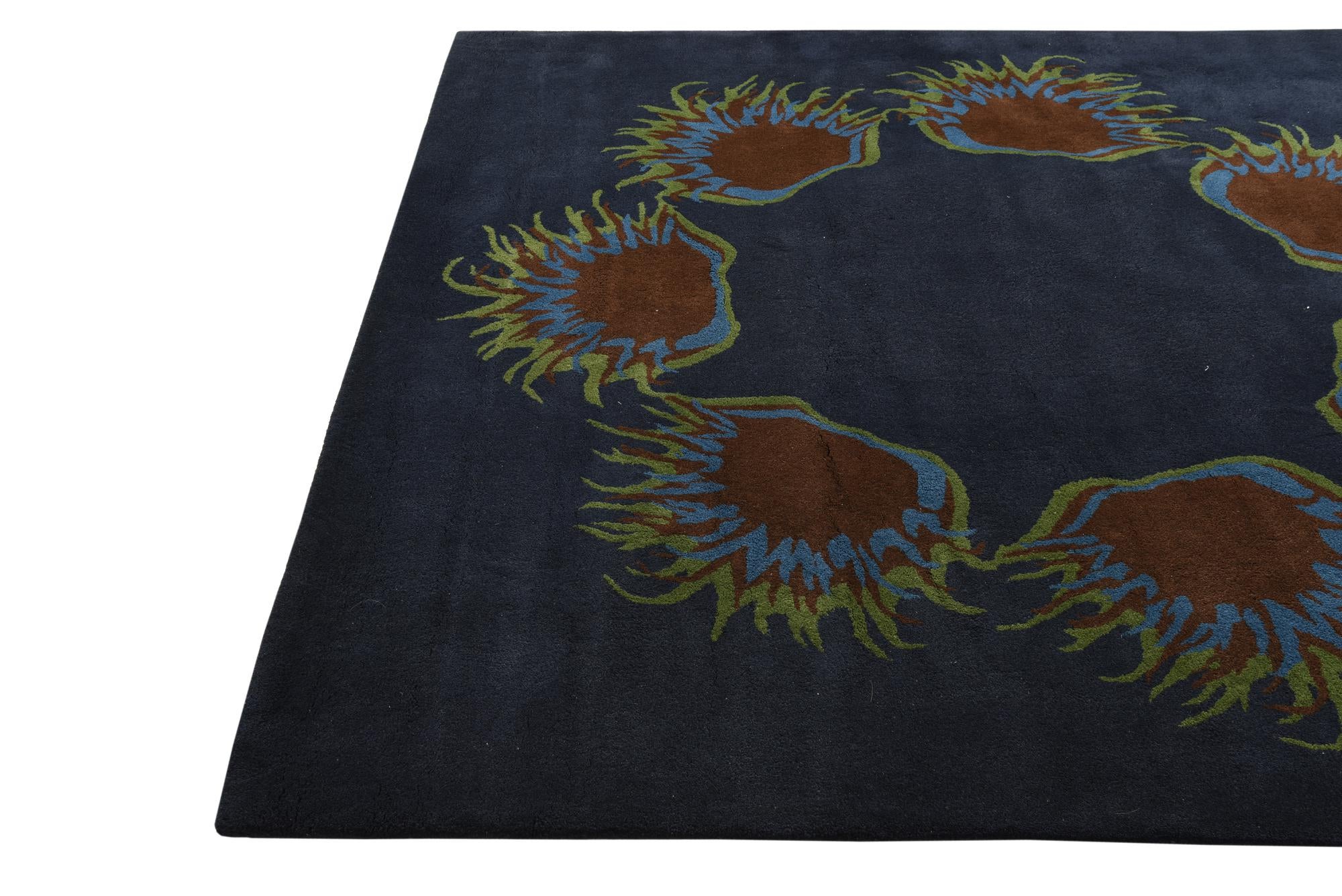 7' 6 x 7' 7 Luna Square Rug