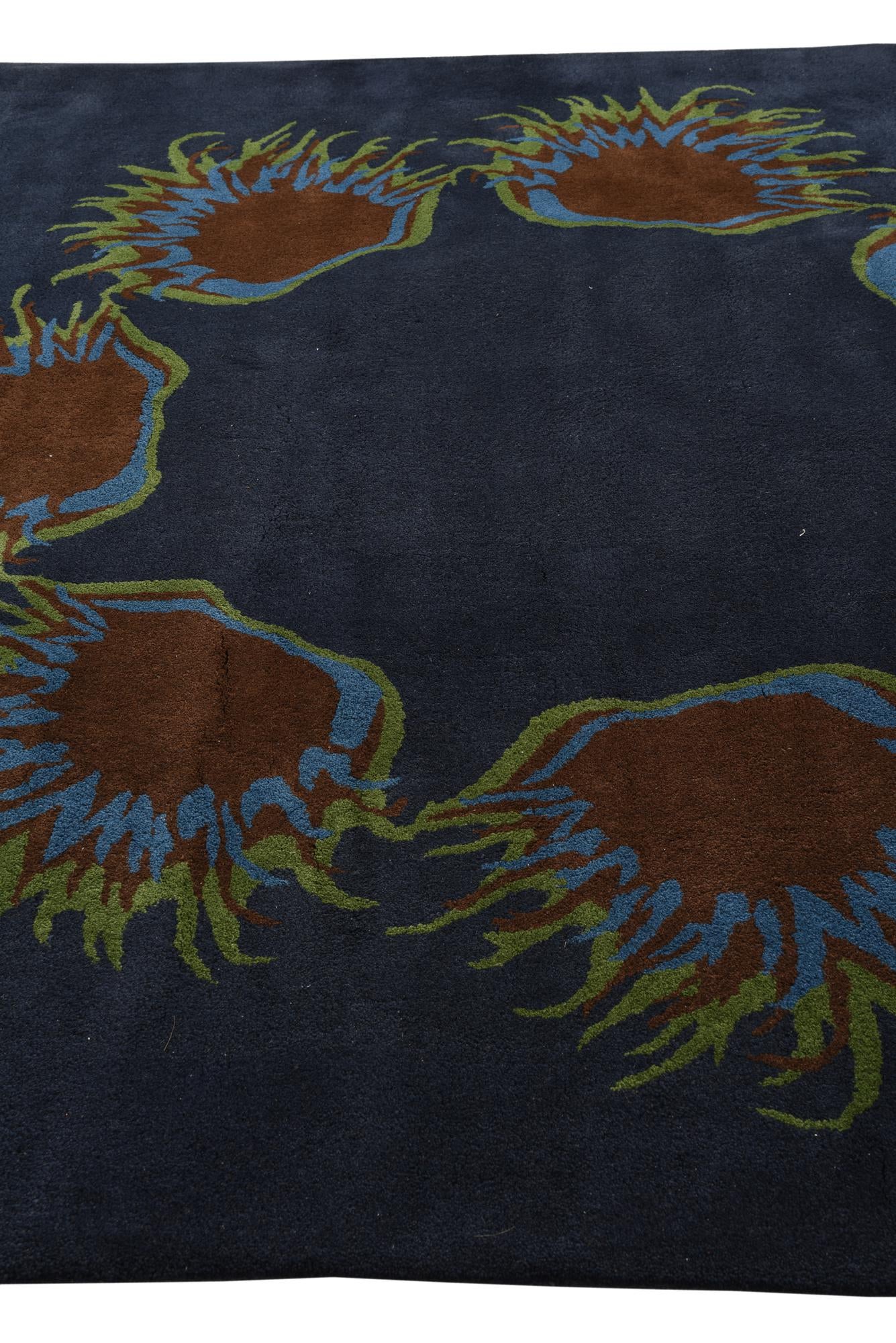 7' 6 x 7' 7 Luna Square Rug