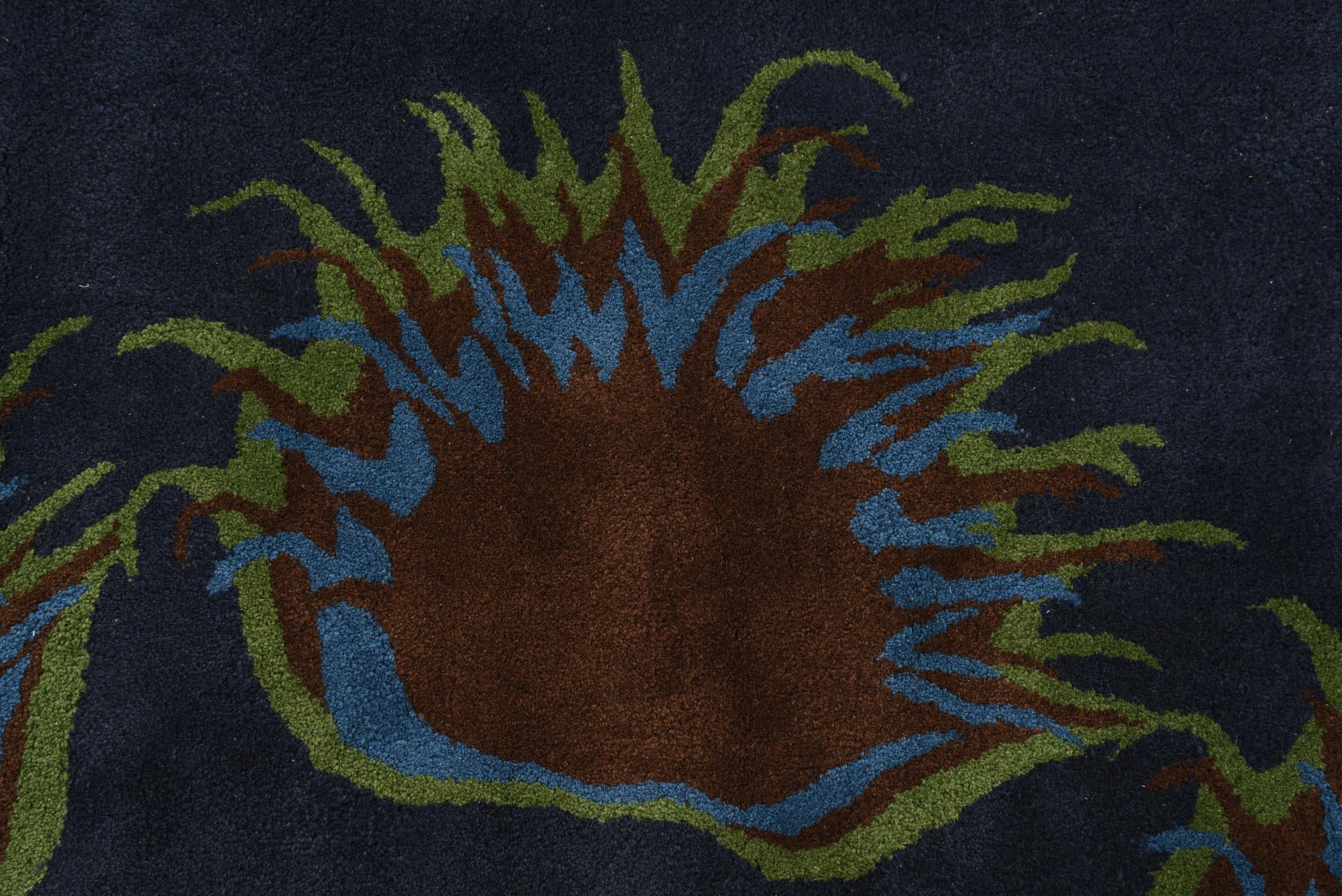 7' 6 x 7' 7 Luna Square Rug