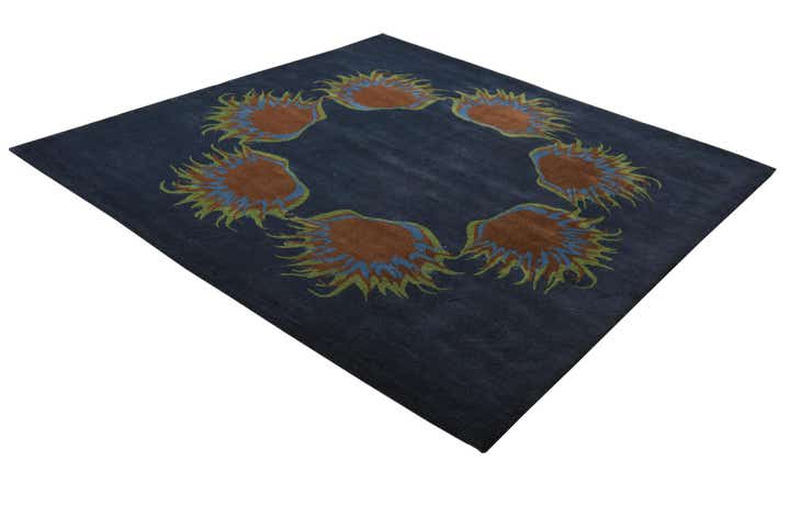 7' 6 x 7' 7 Luna Square Rug