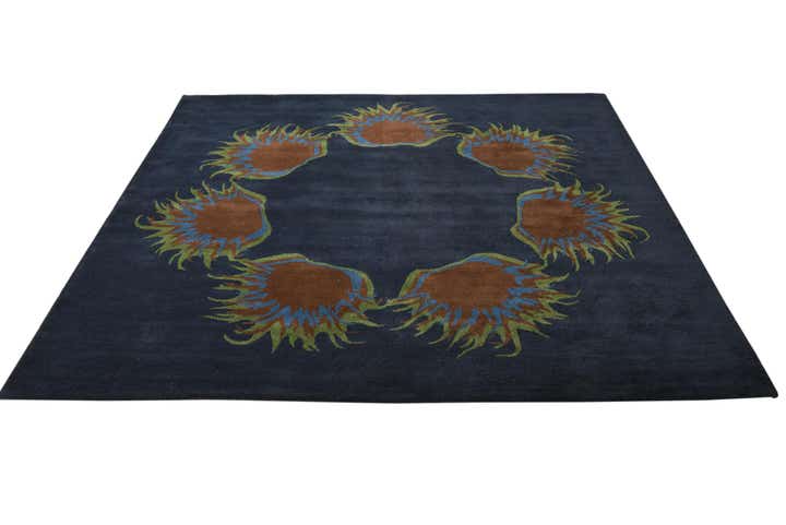 7' 6 x 7' 7 Luna Square Rug